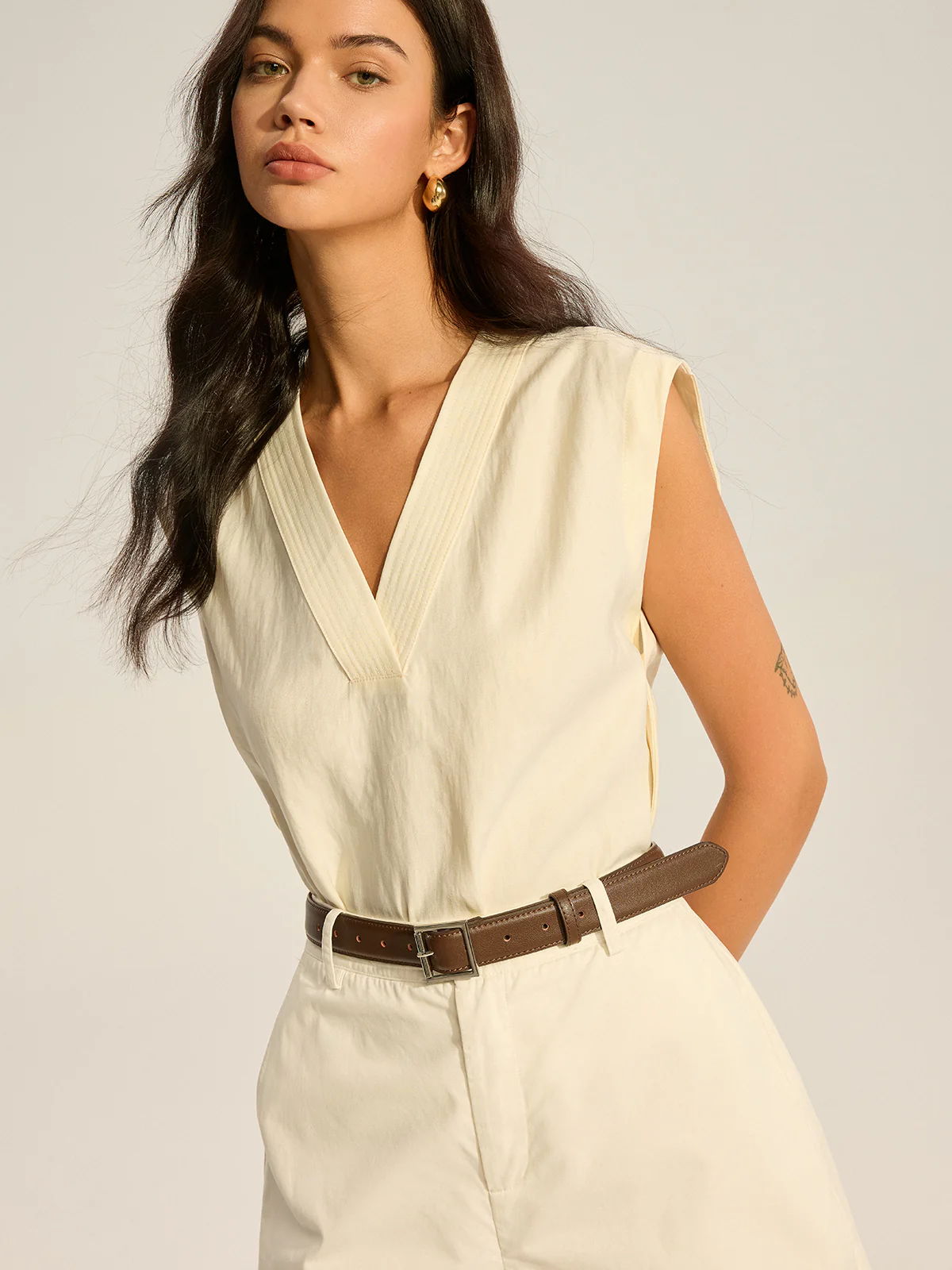 Sleeveless V-Neck Top with Piped Trim - Wholesalesil