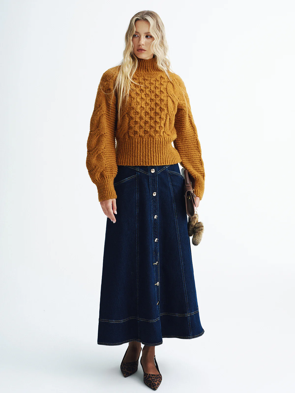 Cable-Knit Turtleneck Sweater - Wholesalesil